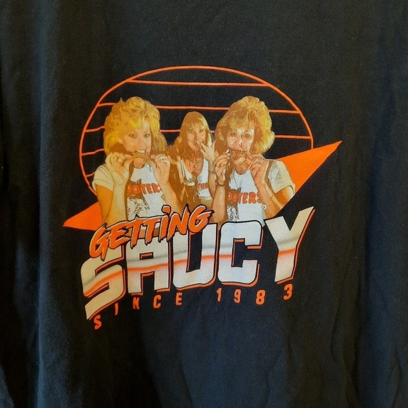Retro Hooters "Getting Saucy Since 1983" black graphic t-shirt - Picture 6 of 9